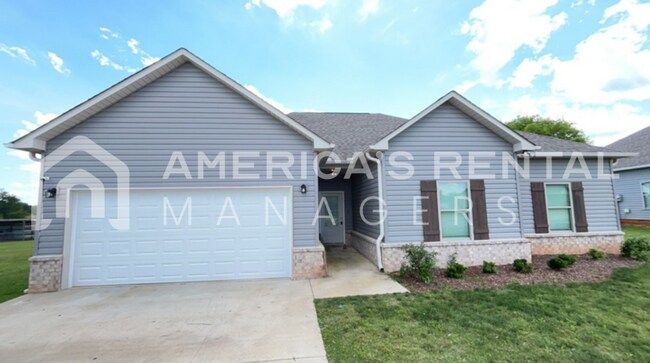 Building Photo - Home for Rent in Eastaboga, AL...Available to View with 48 Hours Notice!!