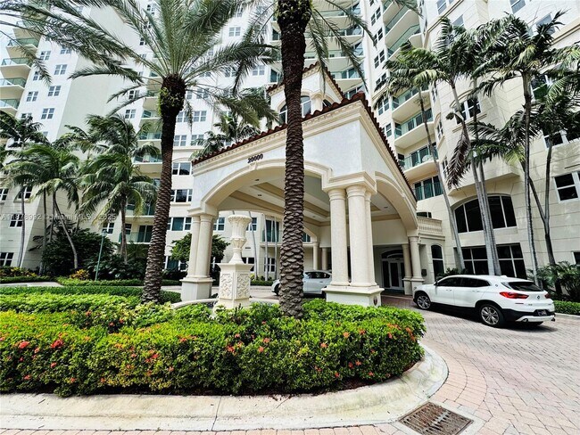 Building Photo - 20000 E Country Club Dr