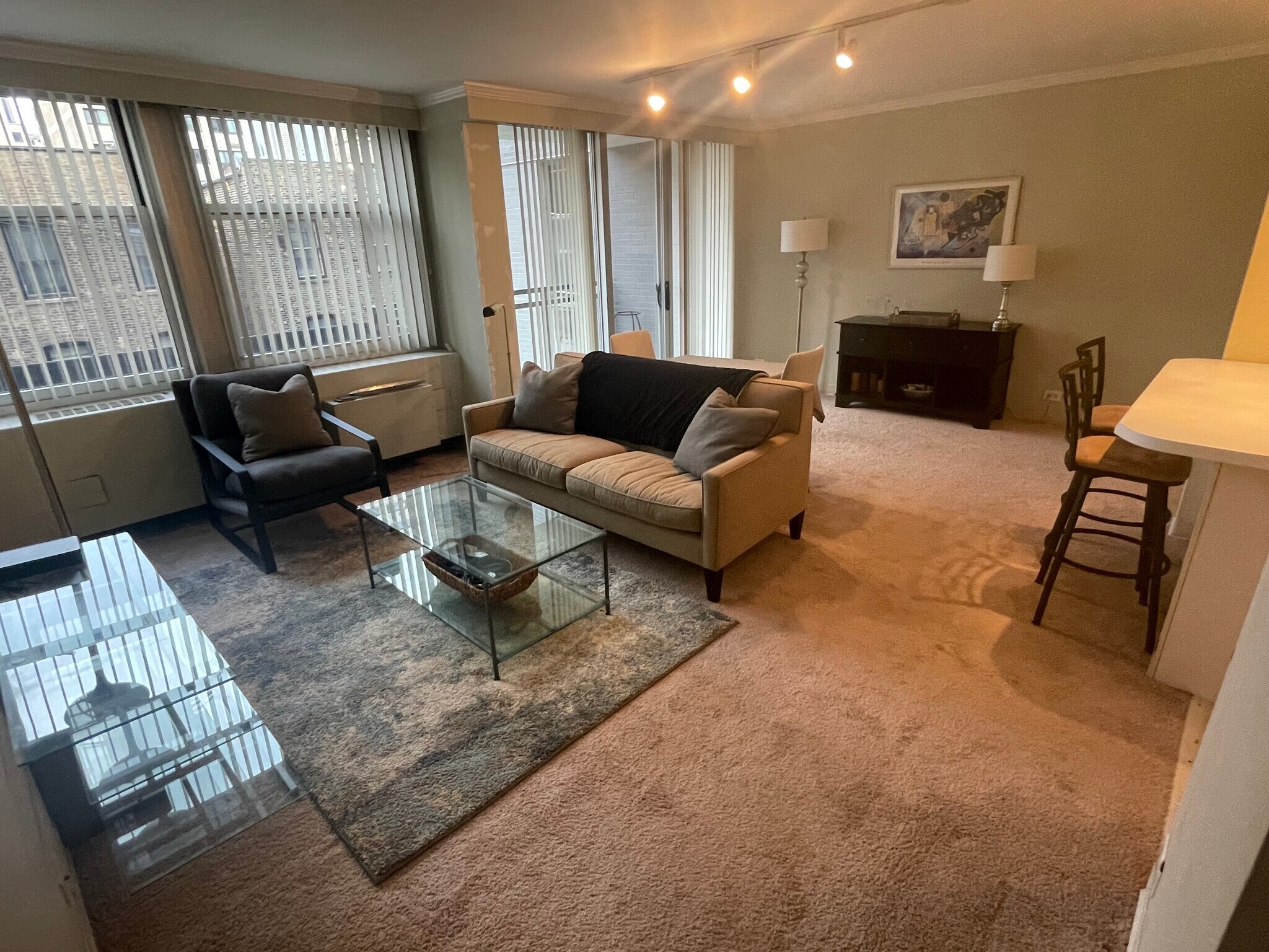 Building Photo - 30 E Elm St