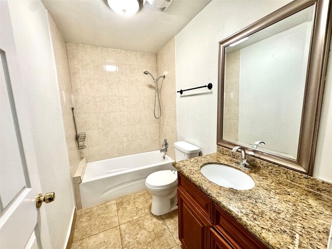 Building Photo - 5813 Lucy Ln