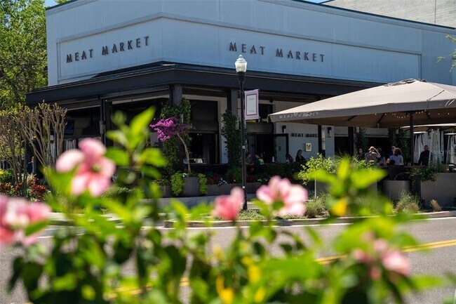 Building Photo - 435 S Oregon Ave