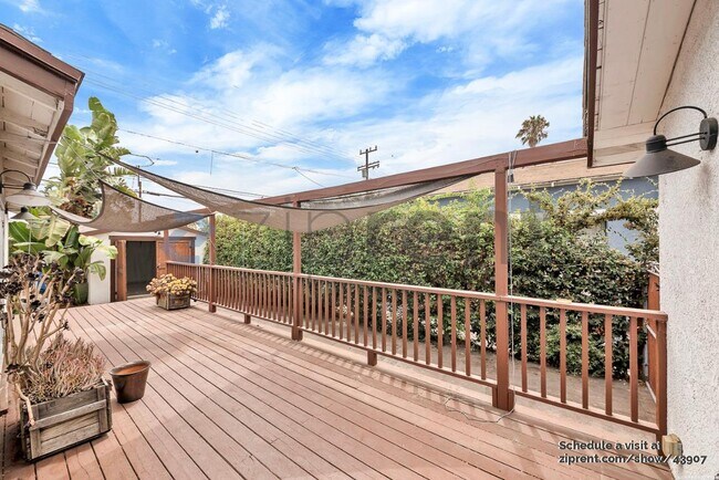 Building Photo - 5150 S Manhattan Pl