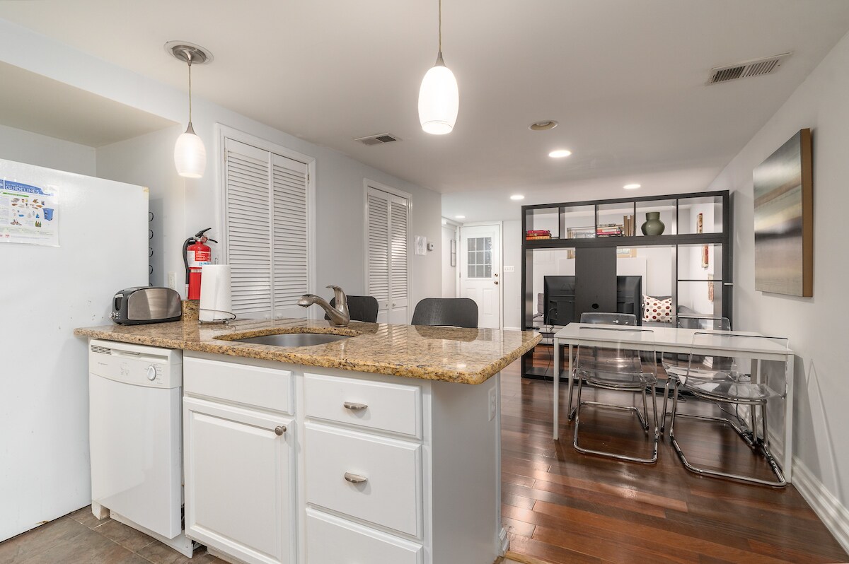 kitchen with view of living room - 724 13th St SE