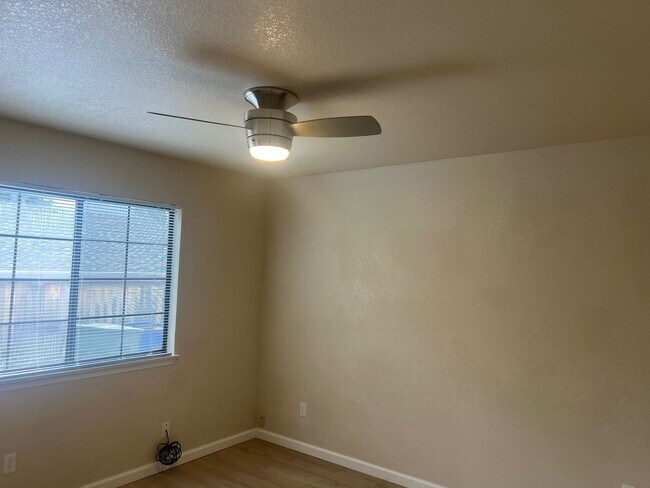 Building Photo - 4446 Tralee Ln