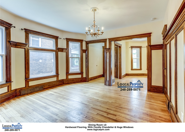 Building Photo - Midtown 3 Bed HUGE BRICK Upper Flat Privat...