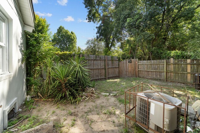 Building Photo - Bright & Stylish 3-Bedroom Home Near Downtown Savannah