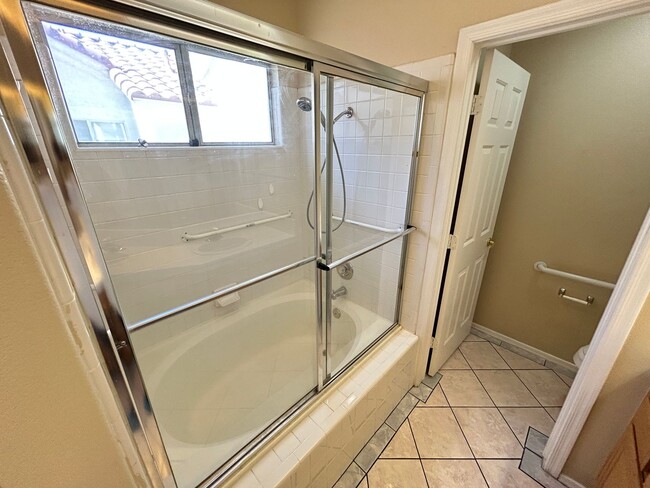 Building Photo - Beautiful Single Story 3Bed/2Bath Residence located in Centennial Hills/Northwest Area