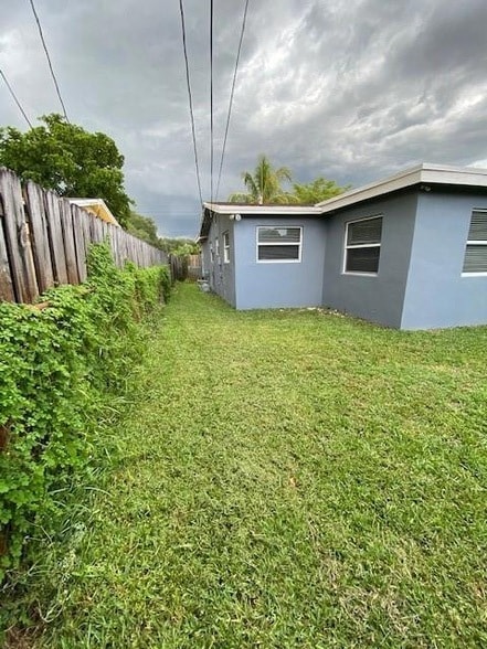 Building Photo - 7750 Sunset Strip