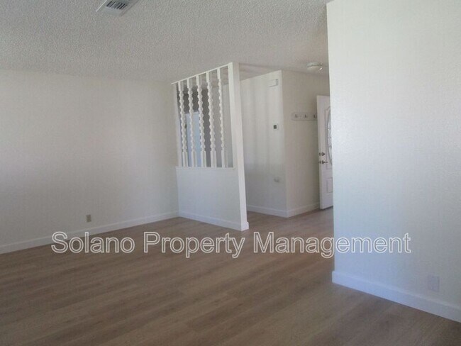 Building Photo - 110 Oxford Ct