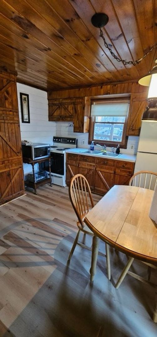 Building Photo - Seclusion!! But close to several surrounding counties!!