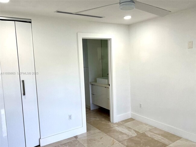 Building Photo - 2536 Flamingo Ln