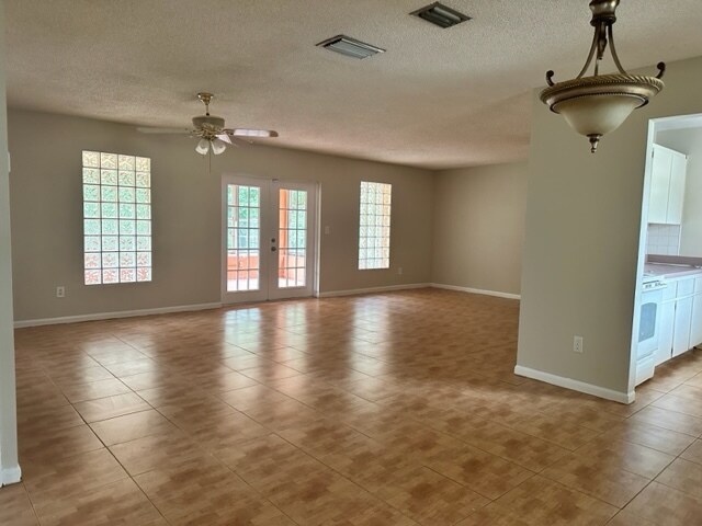 Building Photo - 1366 Haulover Ave