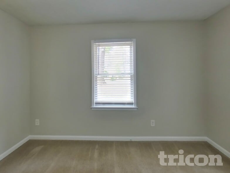 Building Photo - 1616 Cherry Hill Rd SW