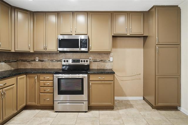 Building Photo - 5161 Bartlett Dr