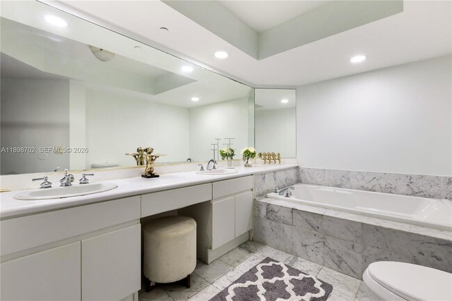 Building Photo - 16400 Collins Ave