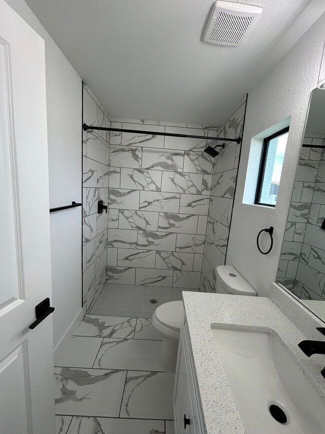 Building Photo - 19 NW 19th Terrace