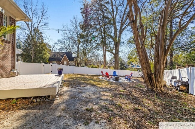 Building Photo - BEAUTIFUL ONE STORY BRICK HOME IN DOWNTOWN...