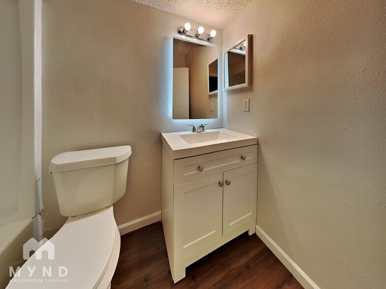 Building Photo - 5632 Birchmont Dr