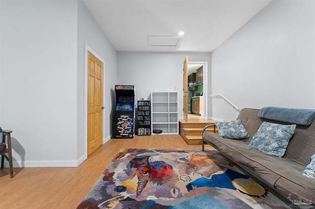 Building Photo - 732 Woodmere Dr