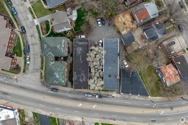 Building Photo - 5132-5136 Montgomery Rd