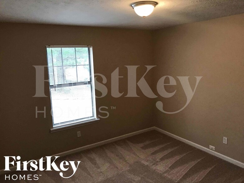 Building Photo - 2736 Del Ridge Dr