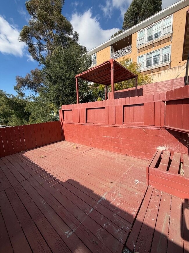 Building Photo - 6720 Stanford Way