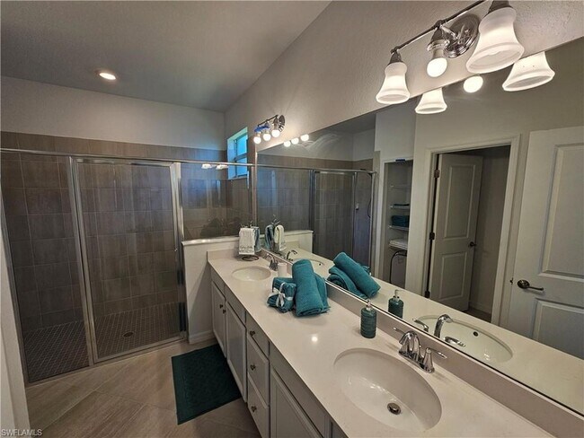 Building Photo - 2437 Orchard St