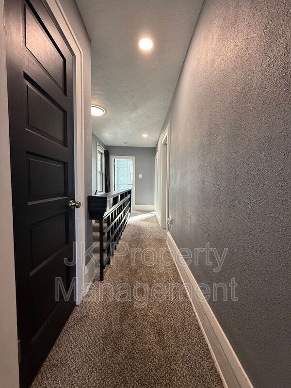 Building Photo - 1512 3rd Ave N