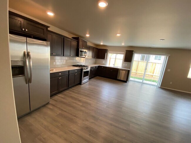 Building Photo - Spacious, modern 5-bed, 2.75-bath in sought-after Daisy Crossing Community in Sultan