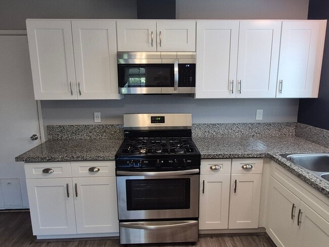 Building Photo - 3 Bedroom Orangevale Home