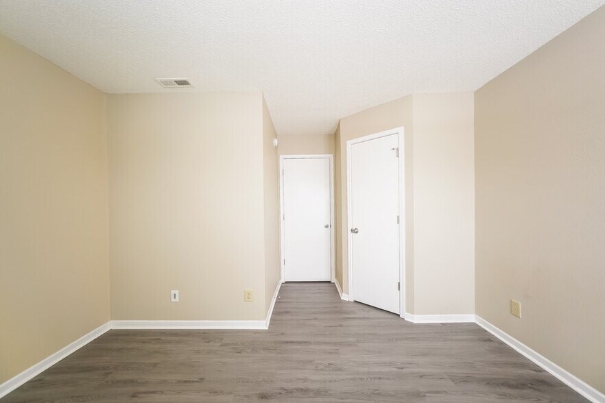 Building Photo - 9033 Southernwood Way