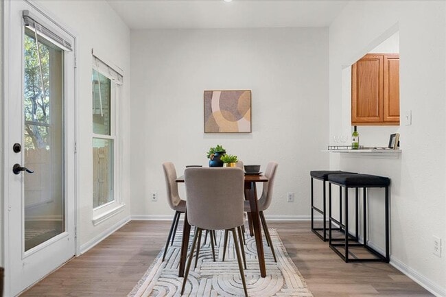 Building Photo - 1604 Cinnamon Path