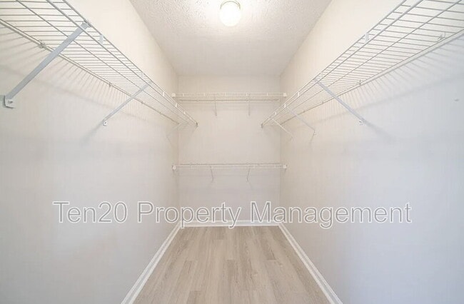 Building Photo - 3007 Longmont Ln