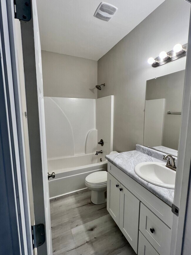 Building Photo - 15536 Quail Creek Cove