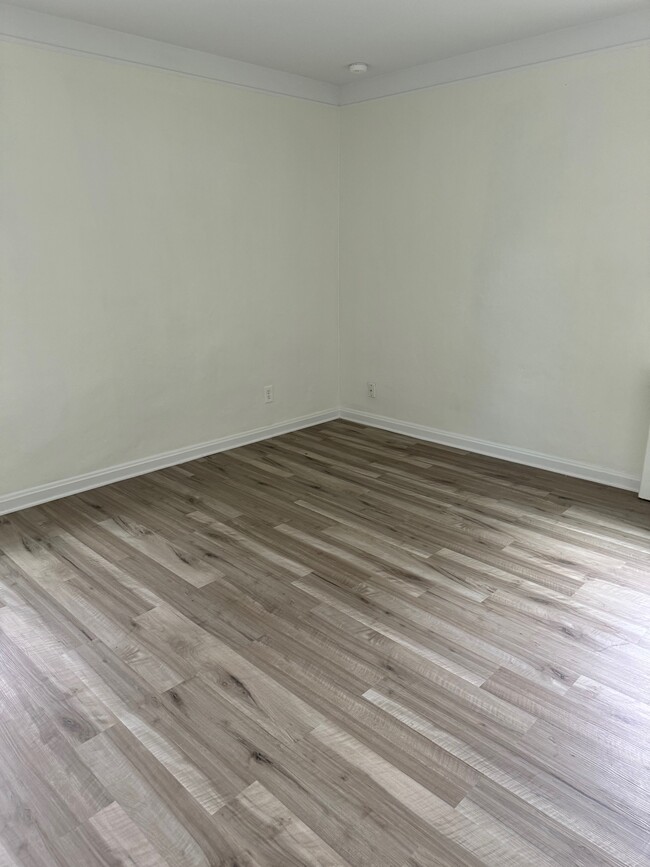 Building Photo - 3148 Werk Rd