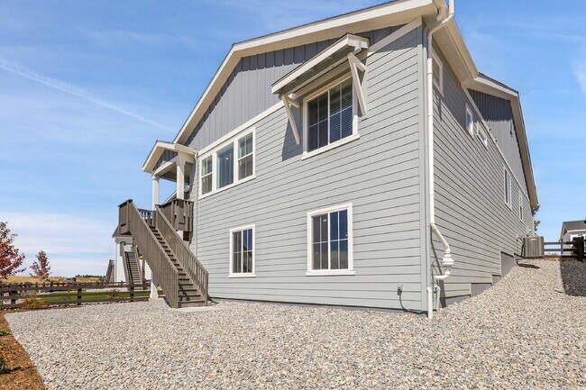 Building Photo - $2,995, 3-bed, 2.5-bath located in Castle ...