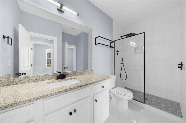 Building Photo - 5435 Mirror Lake Dr