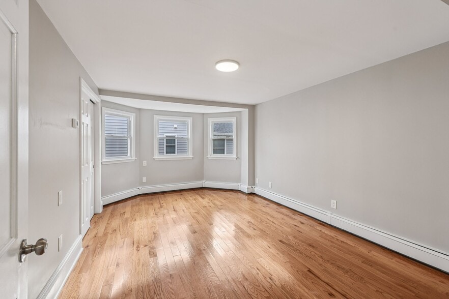 Building Photo - 144 Union St