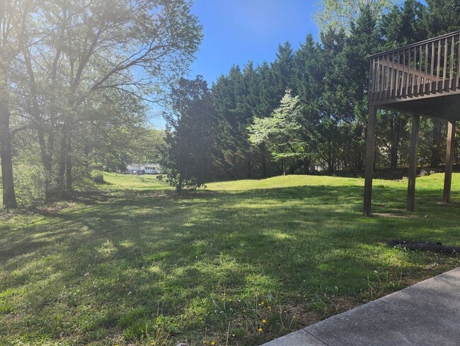 Building Photo - Spacious 4 Bedroom 3 bath in Hamilton on Hunter Subdivision