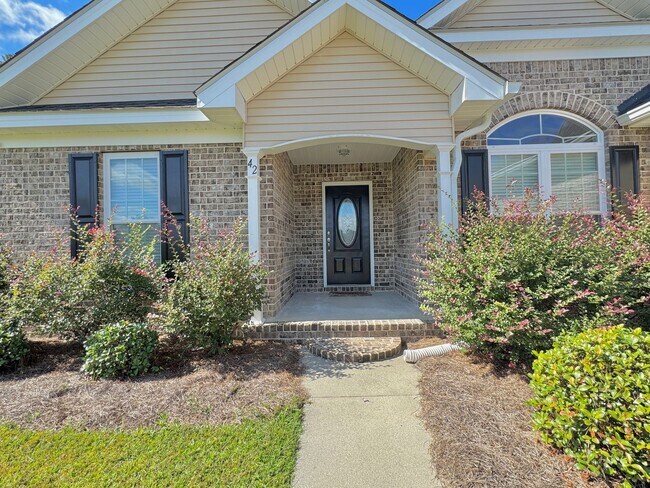 Building Photo - MOVE-IN READY! (Pet Friendly)