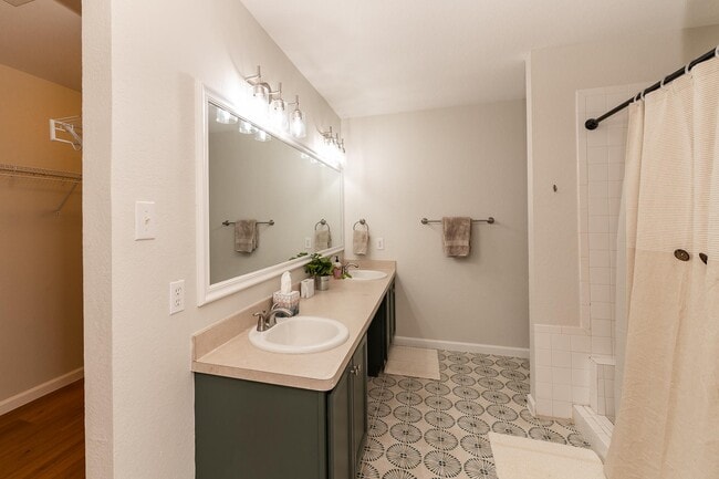 Building Photo - 13111 Southton Run