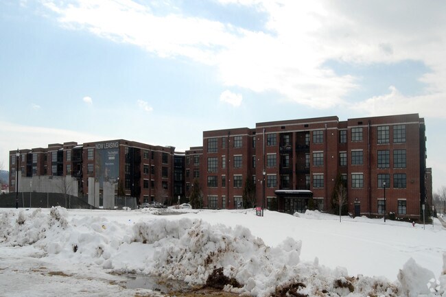 Building Photo - M at Englewood South