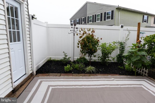 Building Photo - 54 Reliance Ct