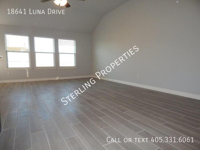 Building Photo - 18641 Luna Dr