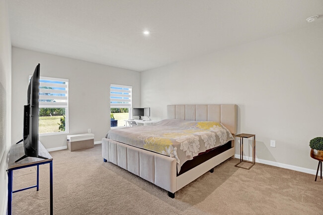 Building Photo - 712 Pomegranate Pl