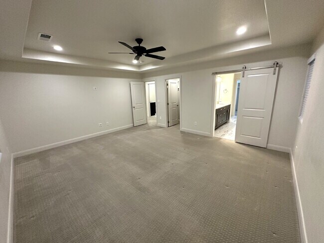 Building Photo - “St. George, Aspen Estates: 5 spacious bed...