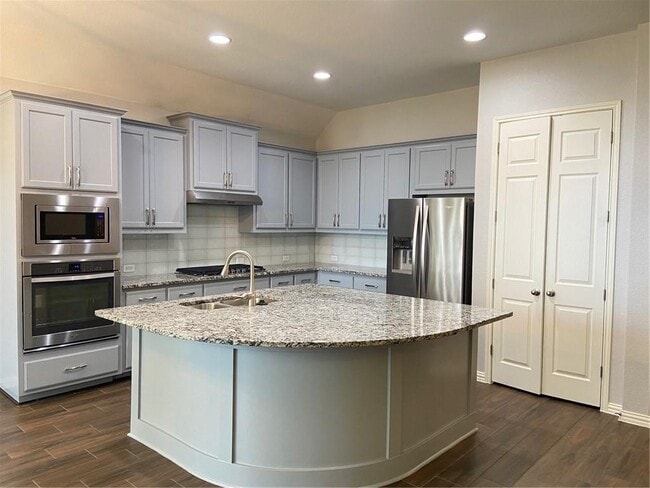 Building Photo - 3445 Francisco Way