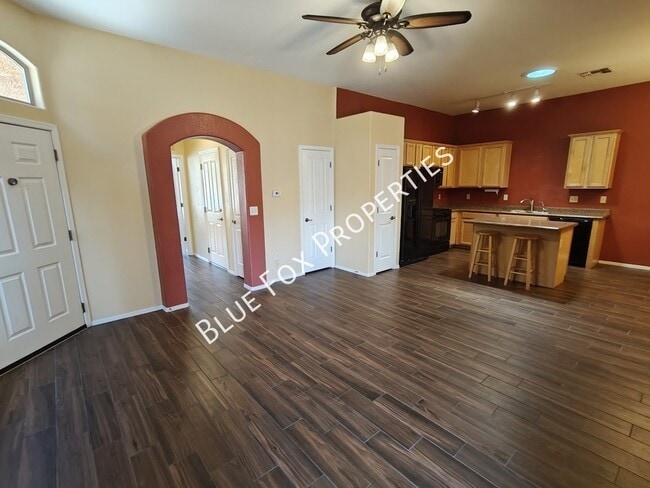 Building Photo - 2122 E Calle Arroyo Lindo