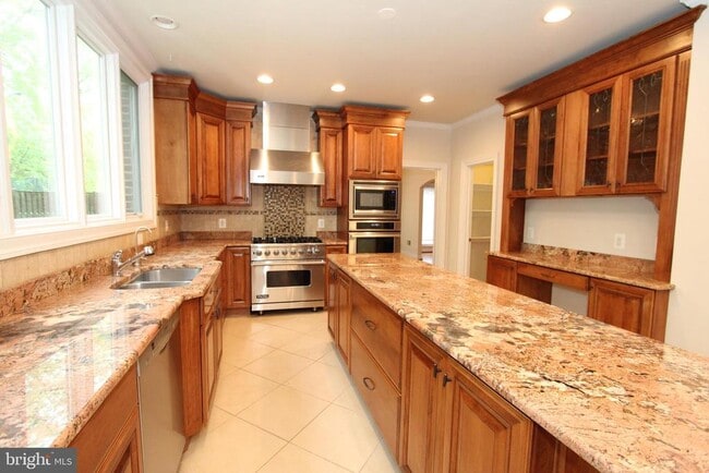 Building Photo - 10208 Sorrel Ave