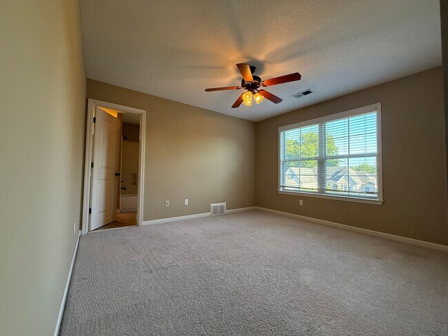 Building Photo - BEAUTIFUL SPACIOUS HOME IN BARTLETT